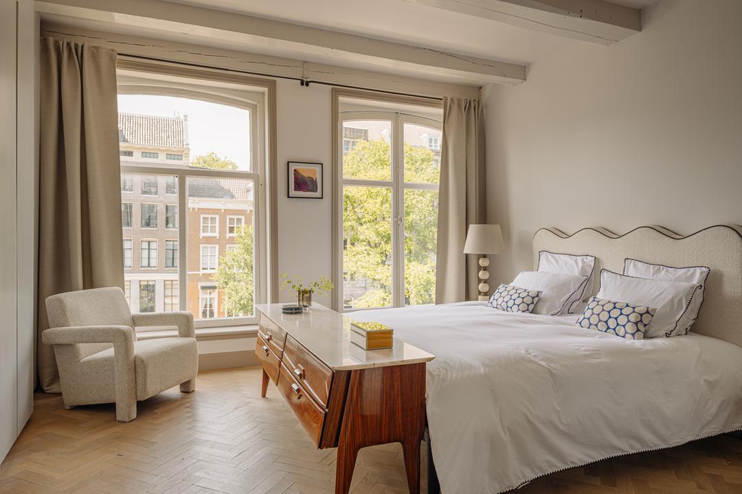 chambre décoration classique chic appartement en triplex de 130m2 Amsterdam par Büro Kif chambre décoration classique chic appartement en triplex de 130m2 Amsterdam par Büro Kif