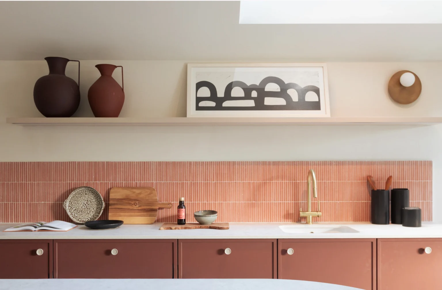 cuisine design rose maison Londres rénovée et agrandie sur le jardin