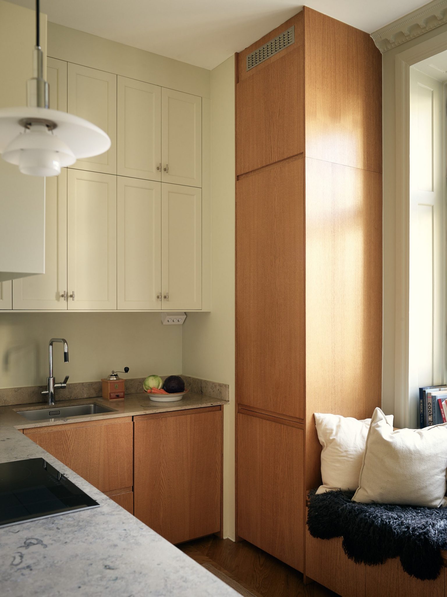 cuisine appartement ancien décoration contemporaine avec coin repas