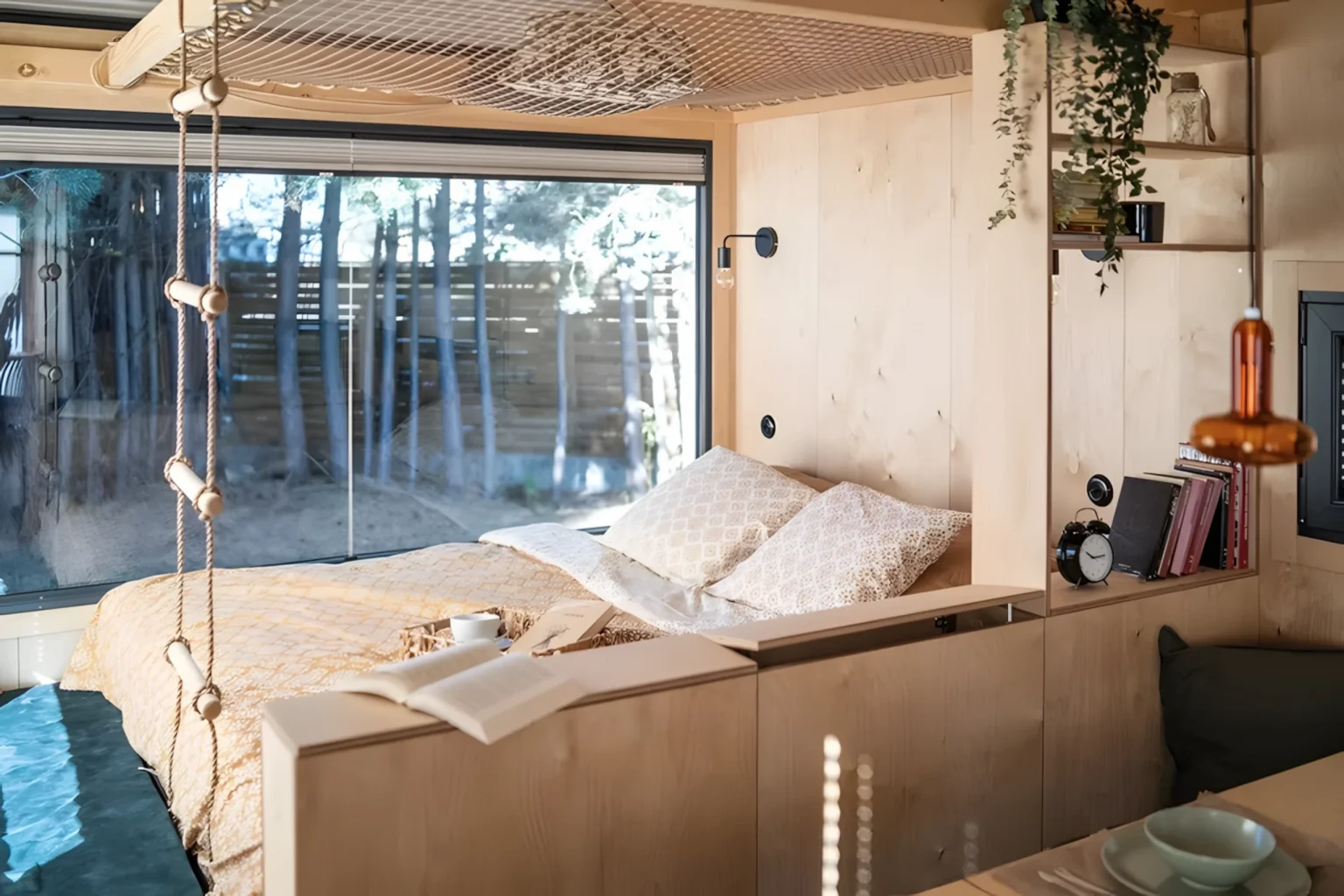 espace chambre mini maison mobile par Vagabond Haven
