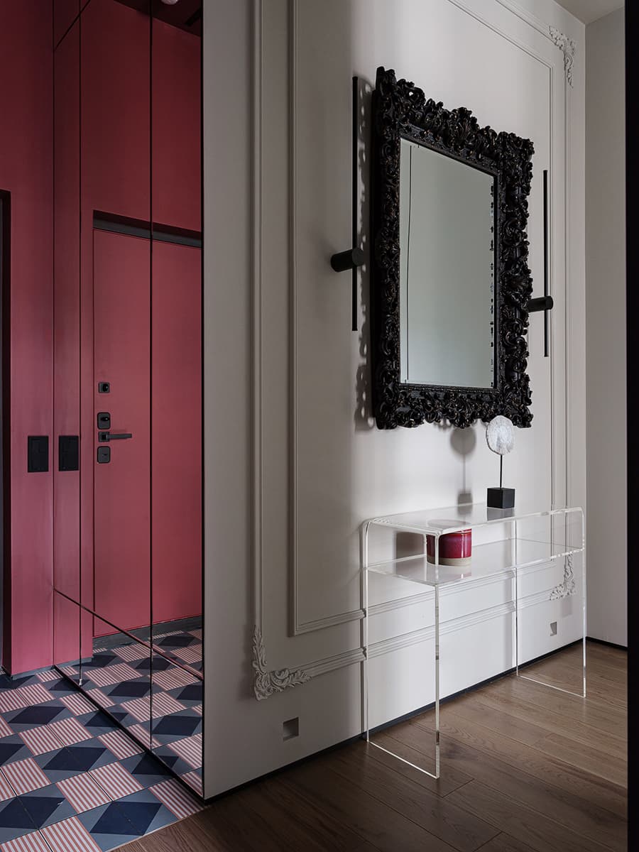entrée avec console transparente et miroir baroque noir entrée avec console transparente et miroir baroque noir