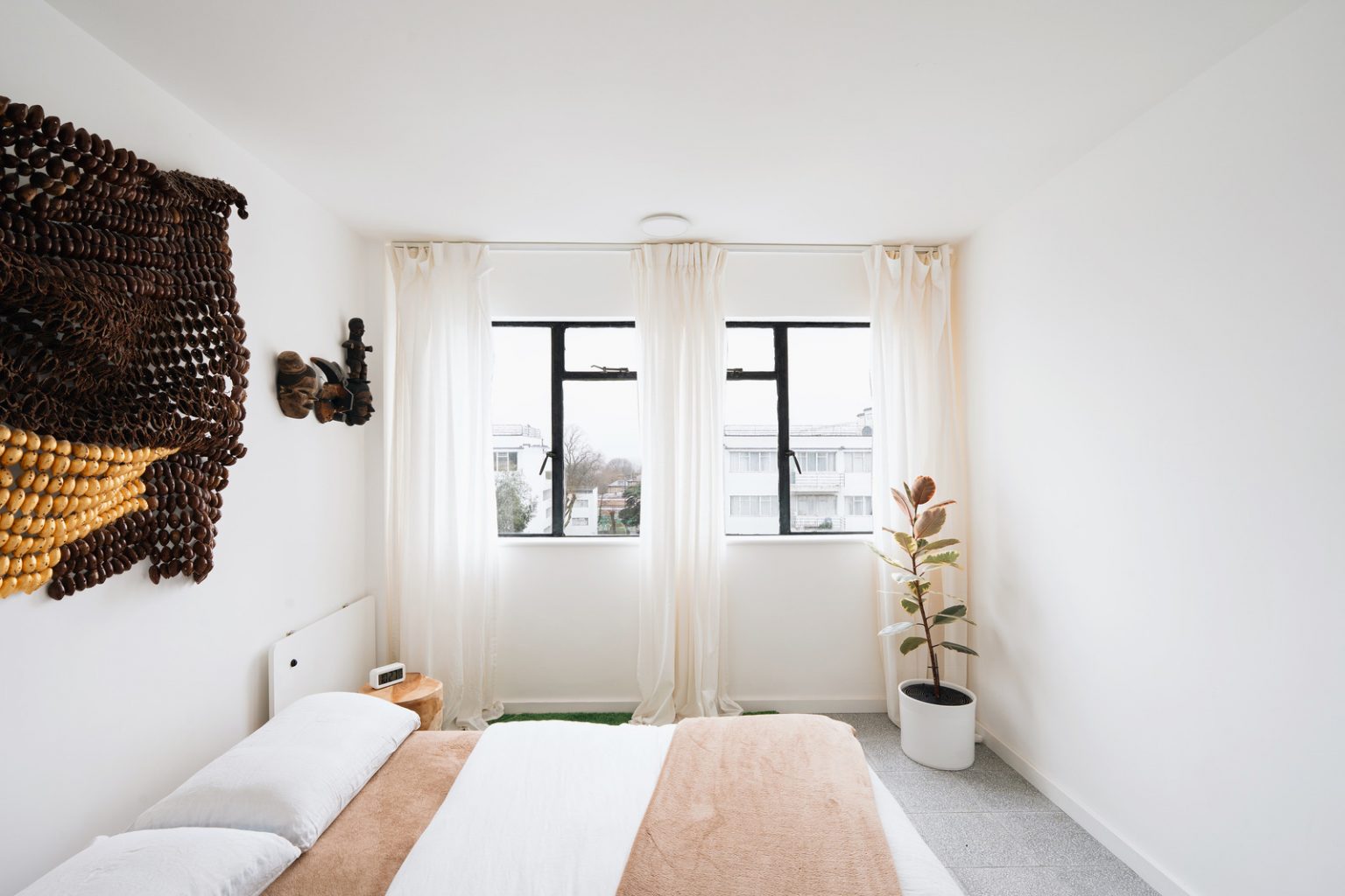 chambre minimaliste appartement moderniste de 58m2 à Londres décoration design