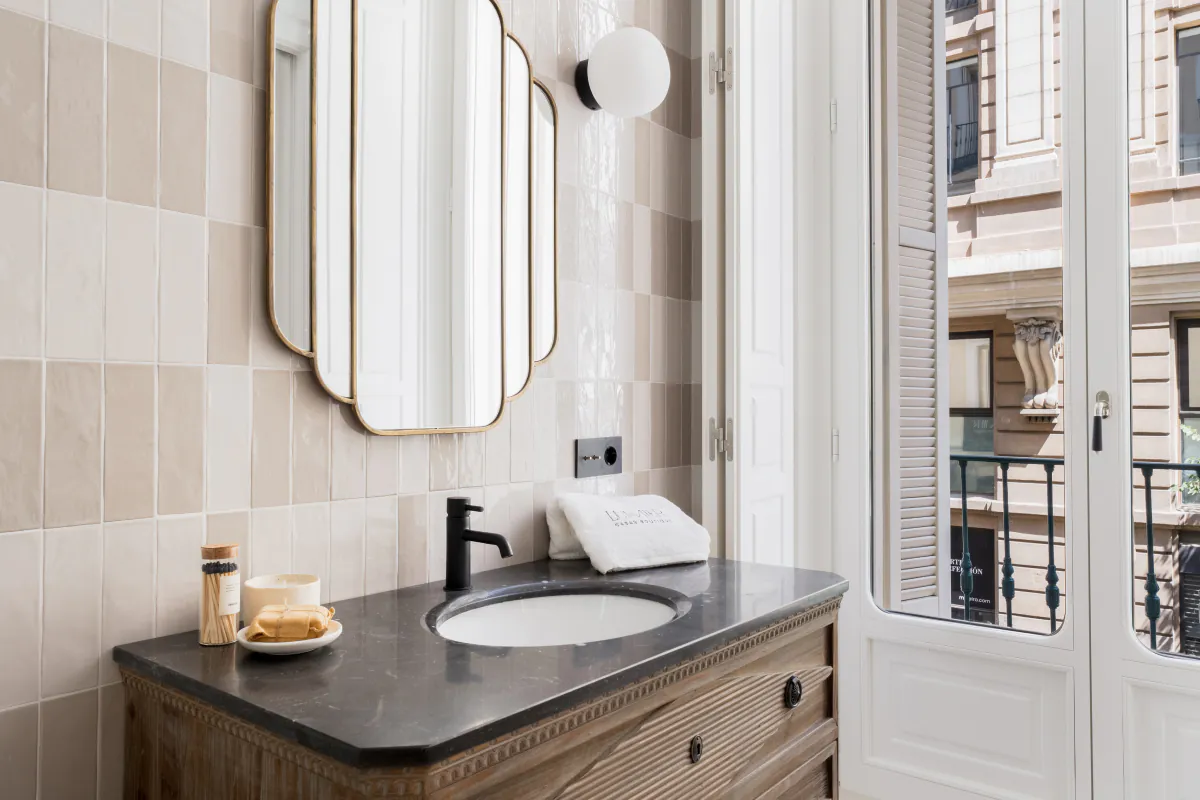 salle de bain décoration contemporaine en tons naturels appartement Madrid salle de bain décoration contemporaine en tons naturels appartement Madrid