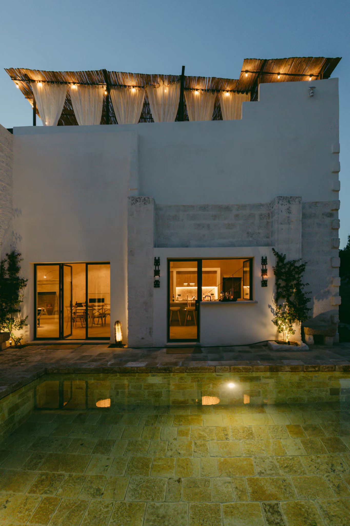 terrasse avec piscine en pierre masseria du 18e siècle rénovée Masseria Gemini Pouilles