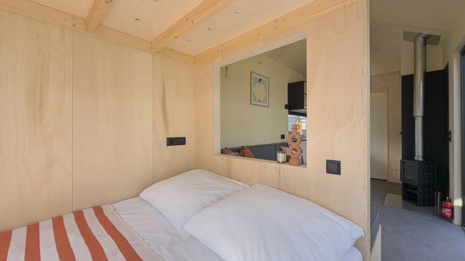 chambre mini maison mobile hors réseau Mobi Freedom de Mobi House