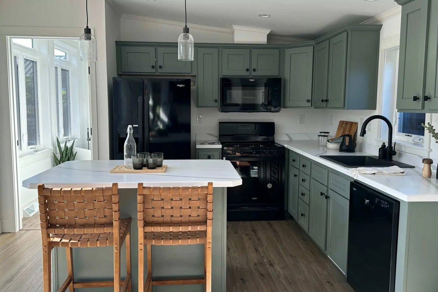 cuisine avec îlot petite maison de 62m2 Sonoma par Zook Cabins