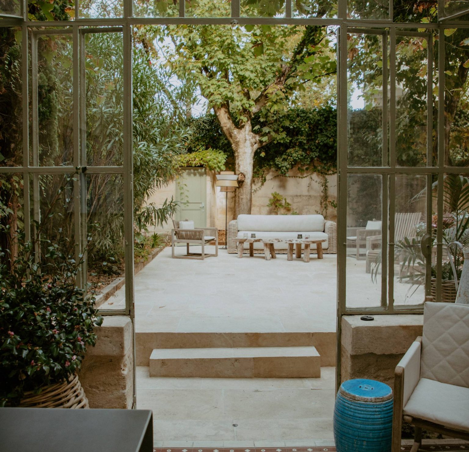 orangerie sol carrelage ancien décoration contemporaine et classique chic Maison Mandel Bordeaux