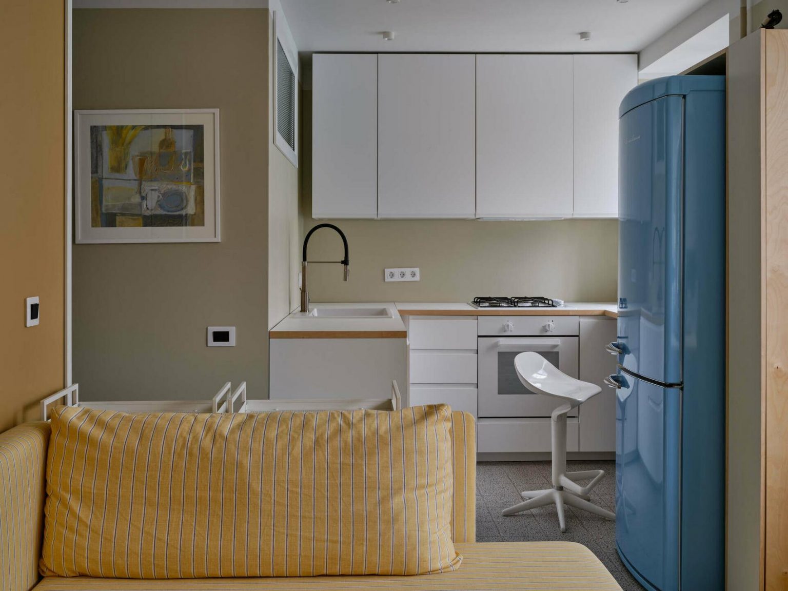 cuisine ouverte et salon deux-pièces 29m2