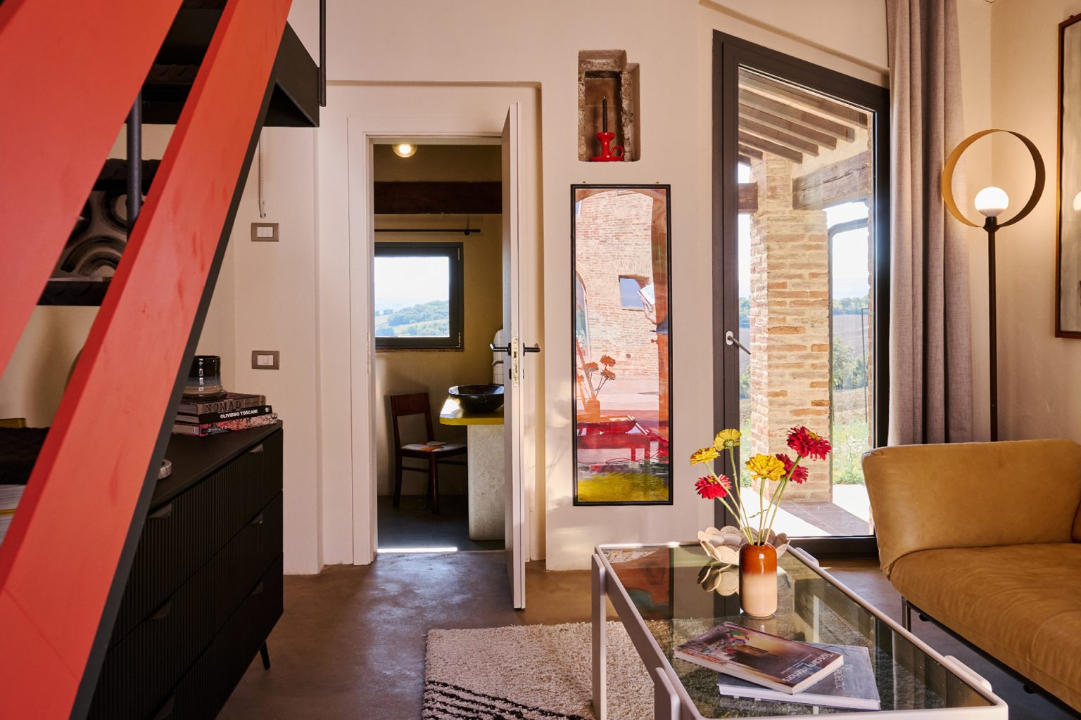 salon décoration design et vintage années 60 maison ancienne rénovée Italie Villa Mamo