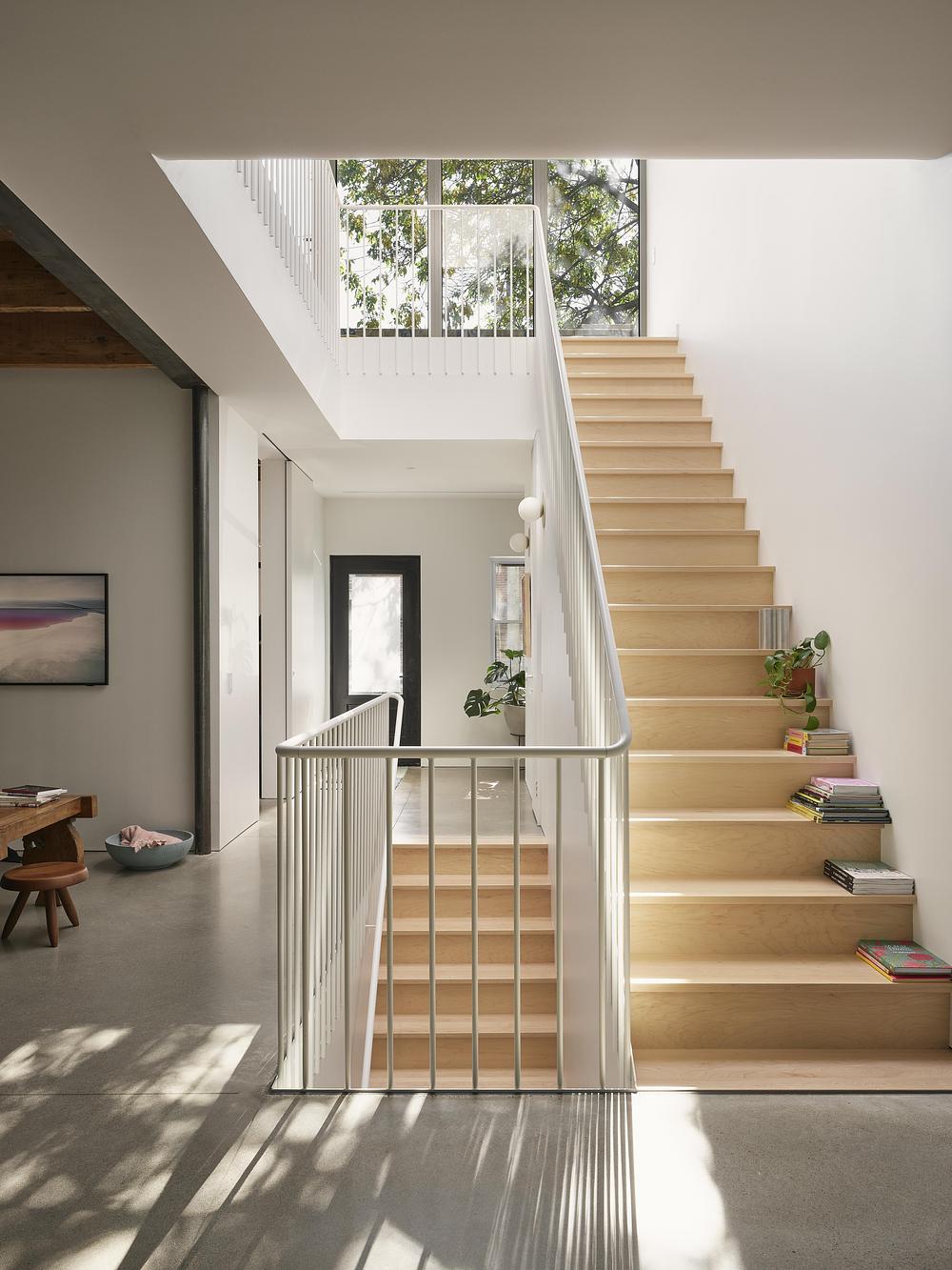 salon avec escalier central décoration contemporaine salon avec escalier central décoration contemporaine