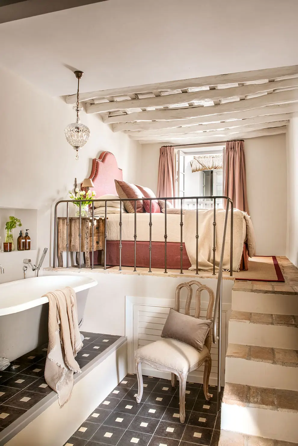 chambre avec salle de bain décoration contemporaine et rustique chic
