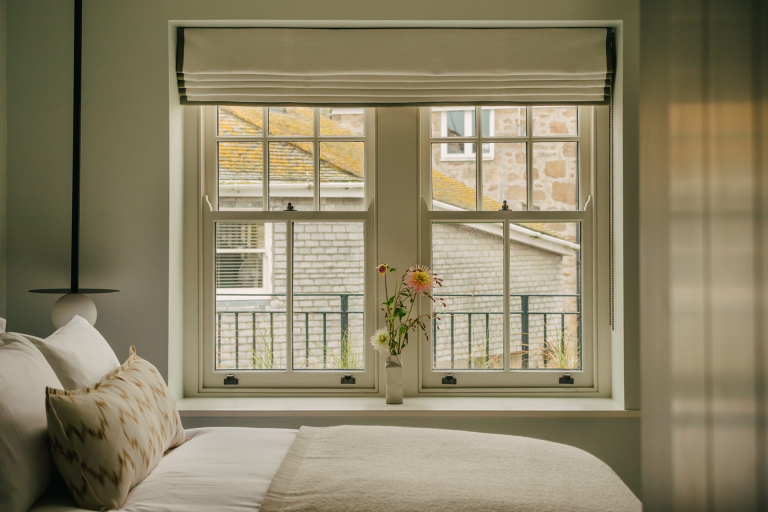 chambre décoration contemporaine beige et verte