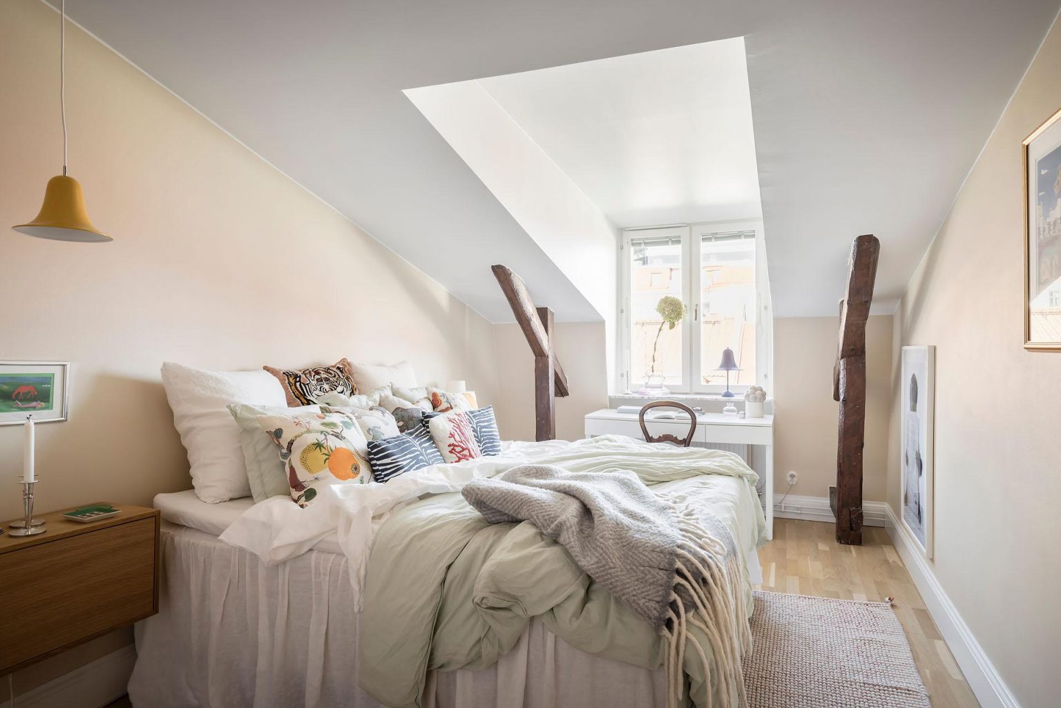 chambre décoration scandinave appartement mansardé 71m2