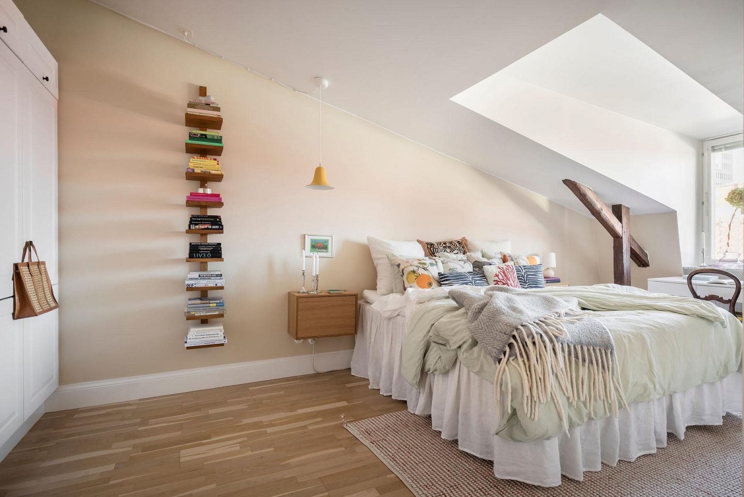 chambre décoration scandinave appartement mansardé 71m2