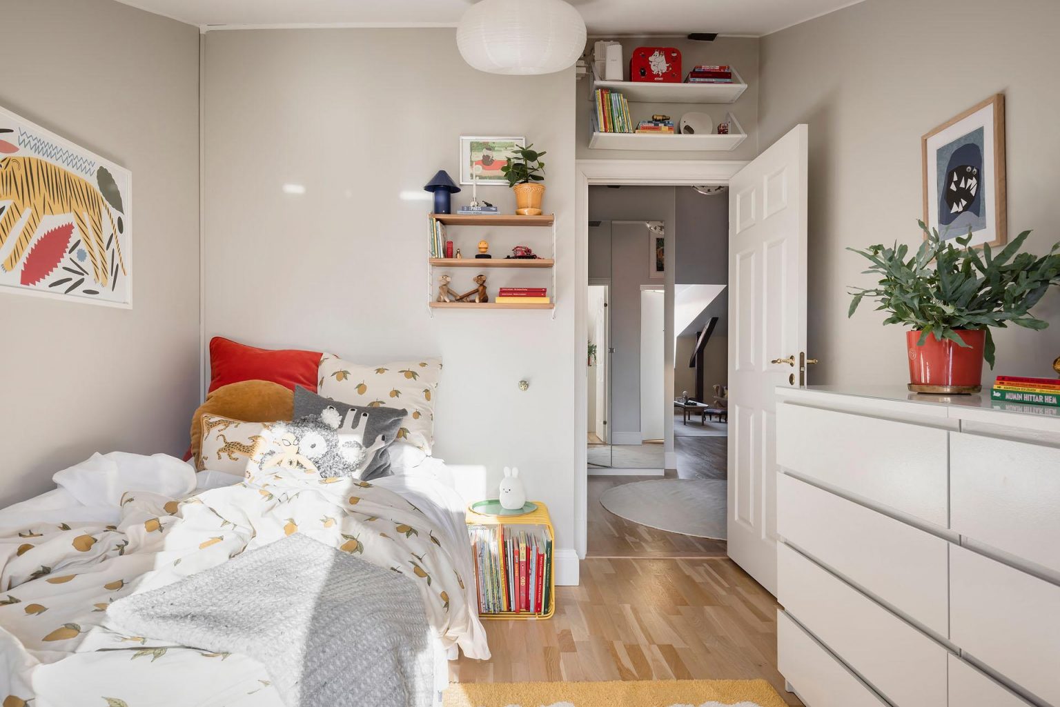 chambre décoration scandinave appartement mansardé 71m2