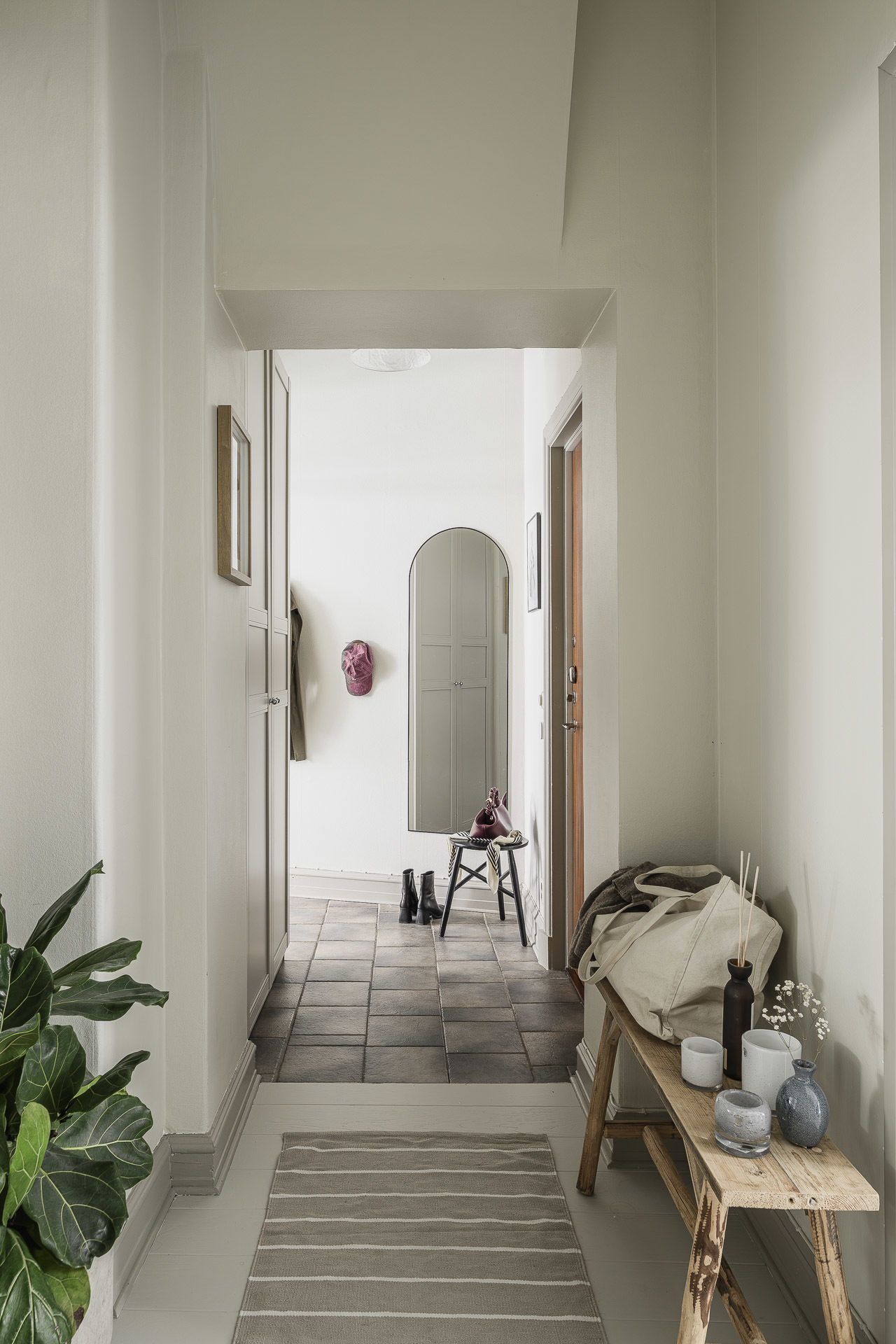 entrée avec banc