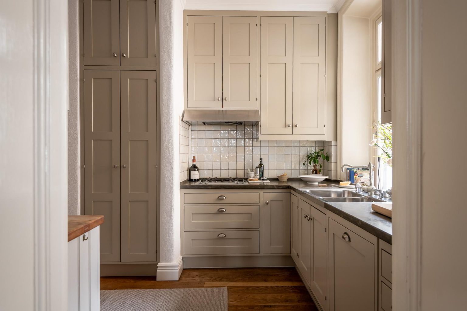 cuisine beige shaker