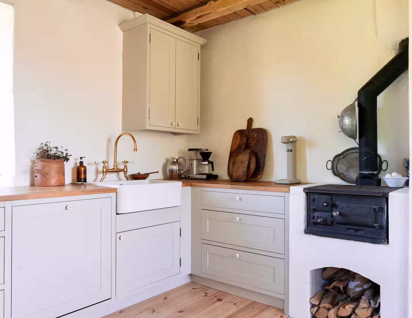 cuisine avec poutres maison rustique décoration scandinave