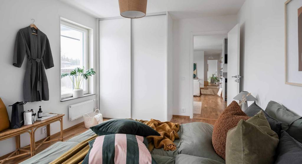 chambre décoration scandinave avec éléments décoratifs verts et jaunes chambre décoration scandinave avec éléments décoratifs verts et jaunes