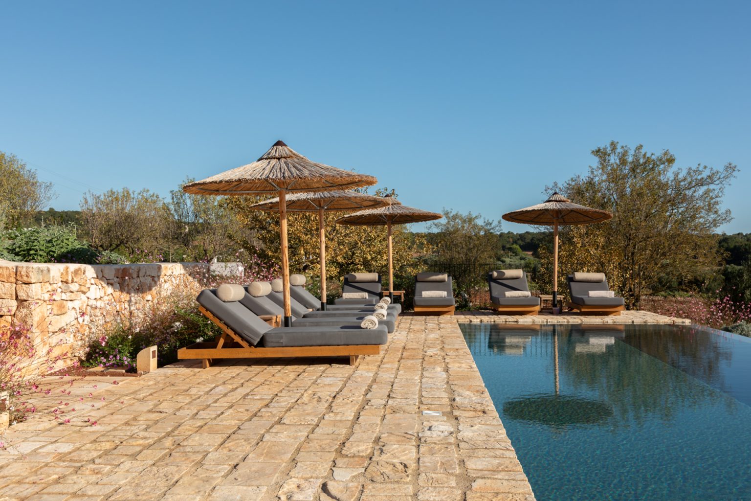 terrasse avec piscine maison Pouilles trulli Otto Cappelli