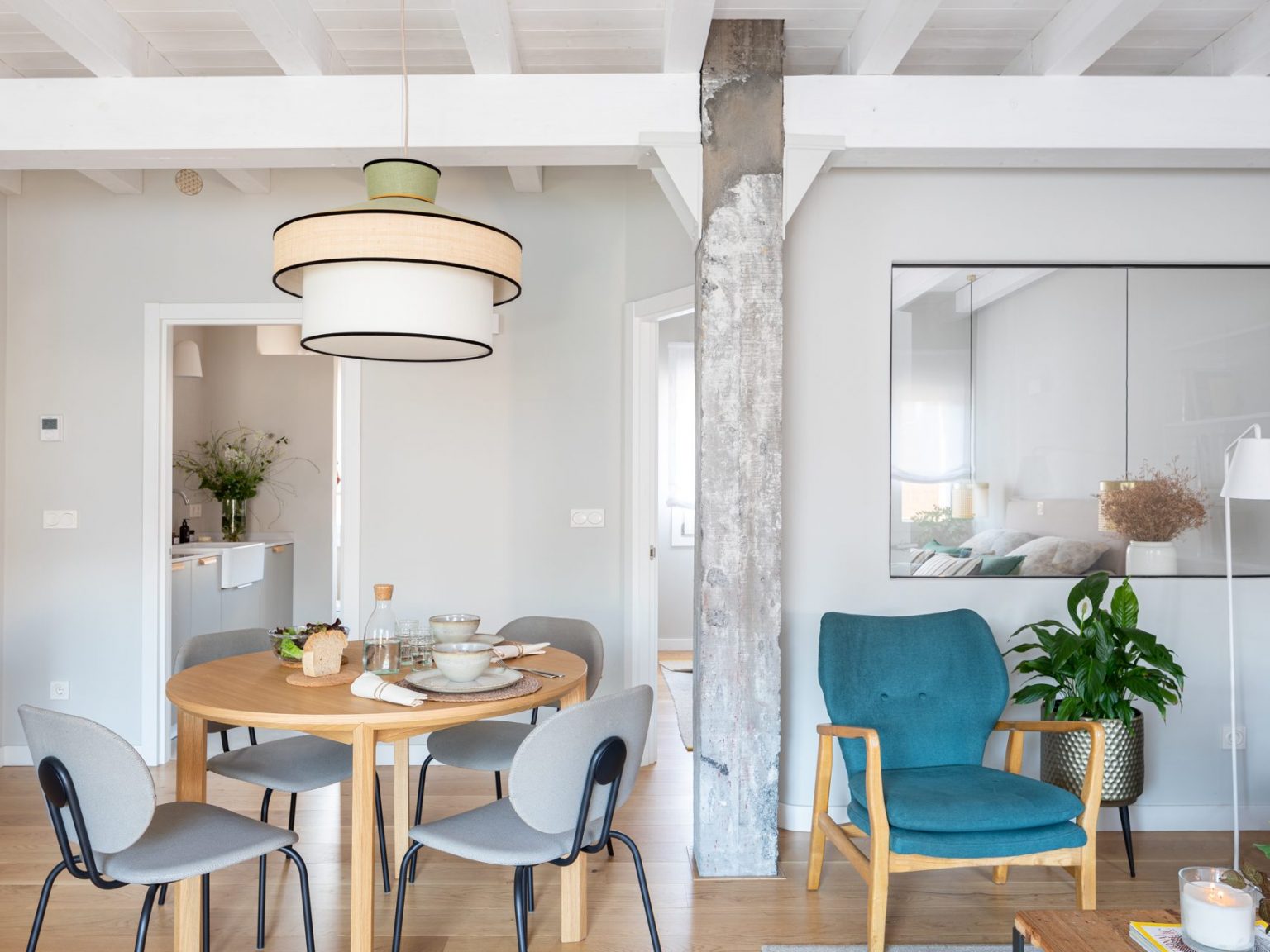 salle à manger et salon décoration contemporaine