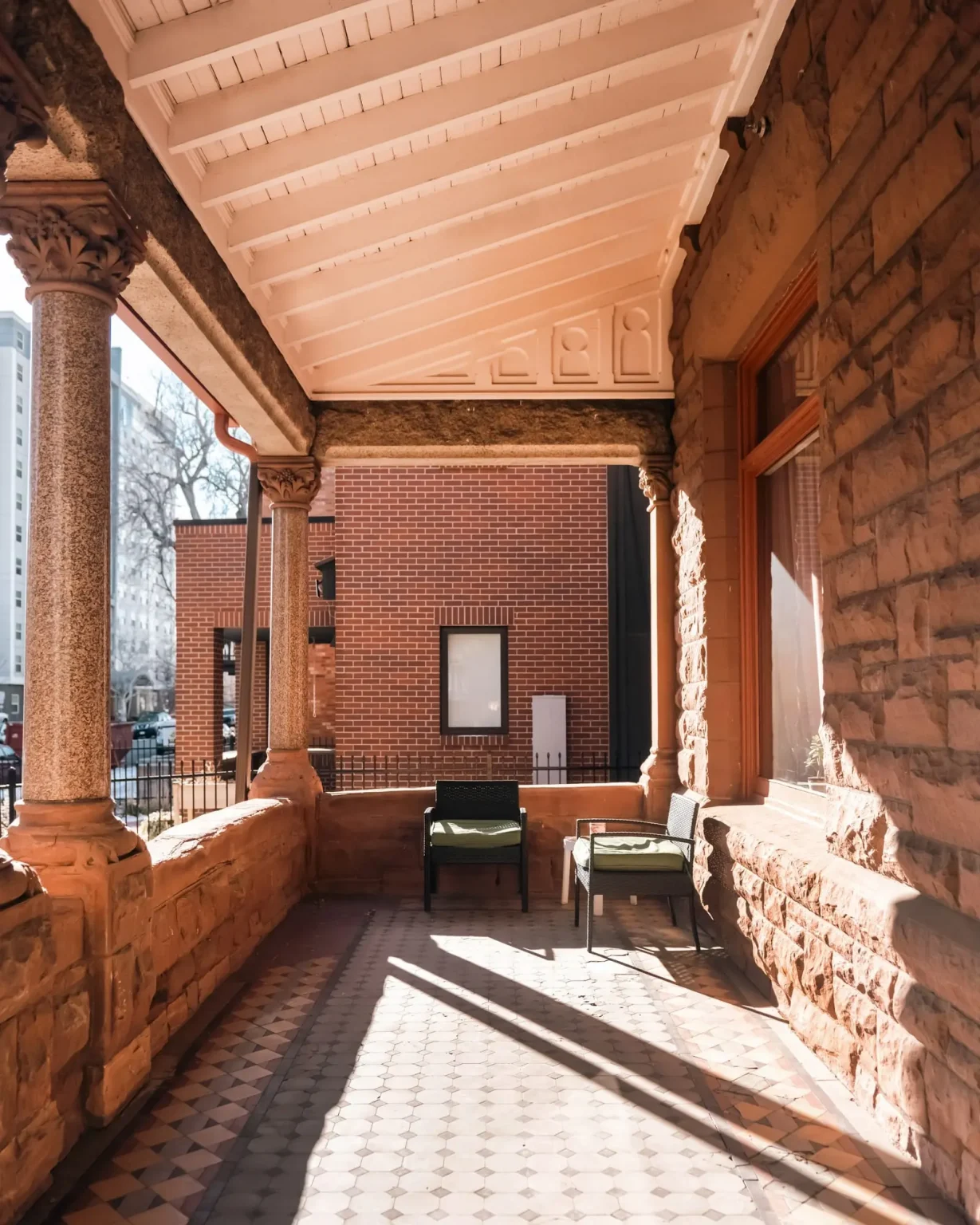 porche couvert maison de ville historique du 19e siècle Denver