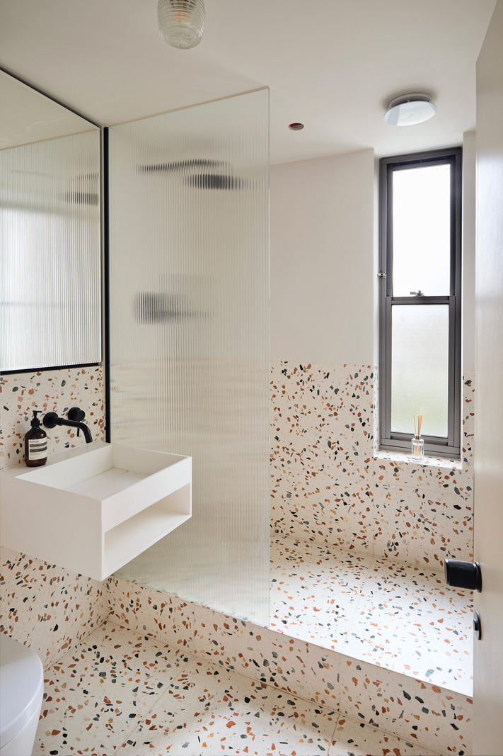 salle de bain terrazzo duplex 50m2 décoration contemporaine Londres