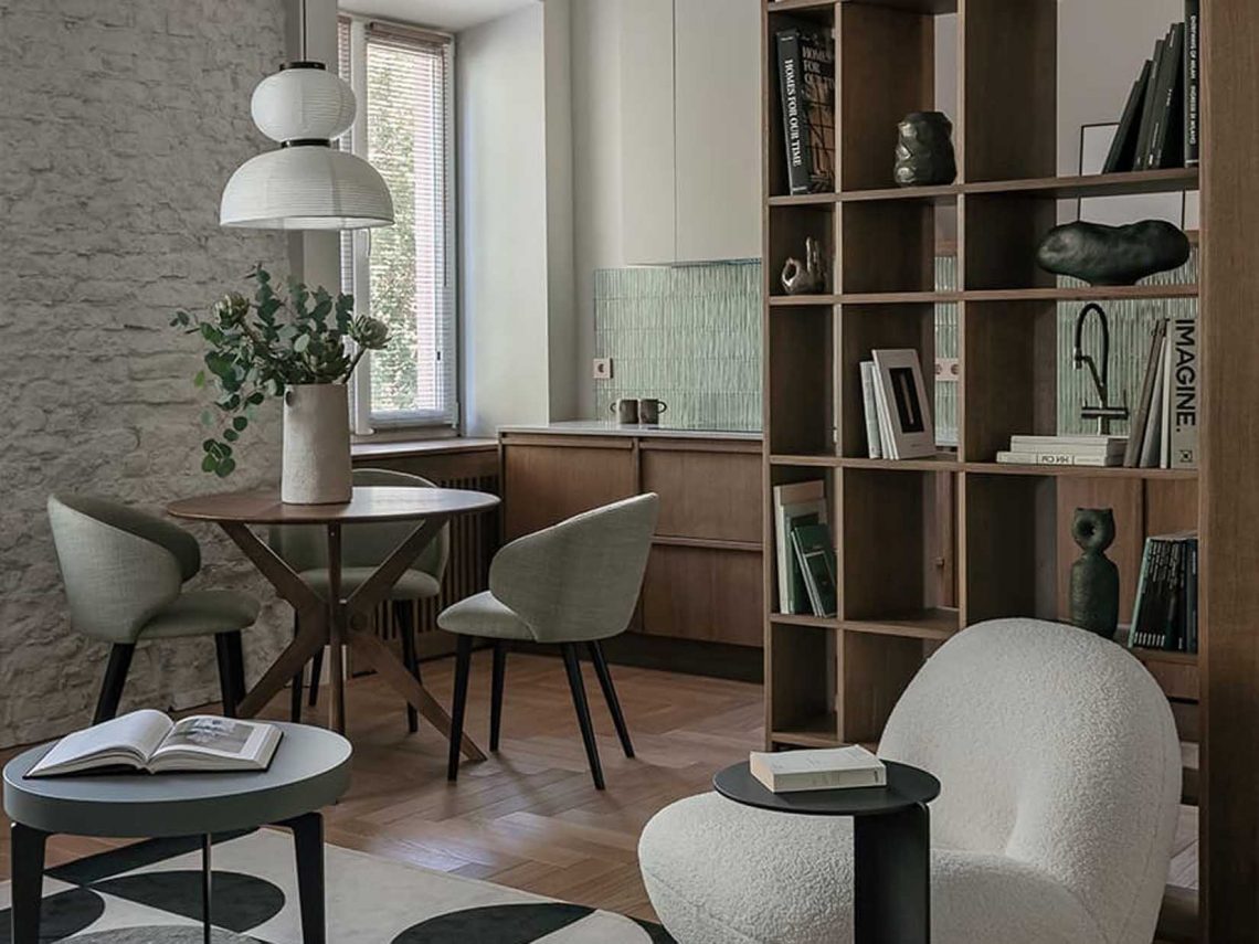 Un appartement de 53m2 rénové : palette verte et bois de noyer