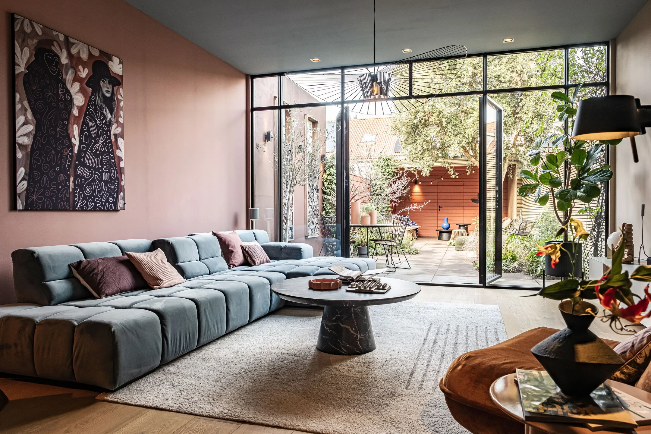 Une maison de ville de 95m2 avec jardin : rénovation contemporaine et verrière