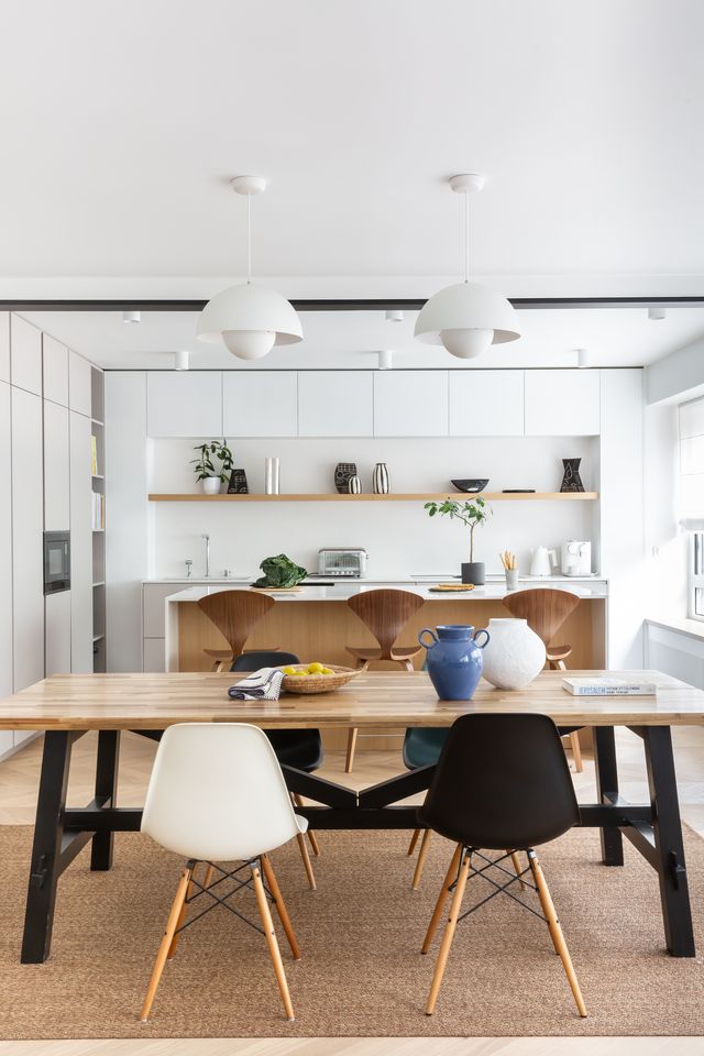 salle à manger et cuisine décoration contemporaine appartement 130m2 Paris rénové par Elodie Sierocki Studio Photo : © Sophie Lloyd salle à manger et cuisine décoration contemporaine appartement 130m2 Paris rénové par Elodie Sierocki Studio Photo : © Sophie Lloyd
