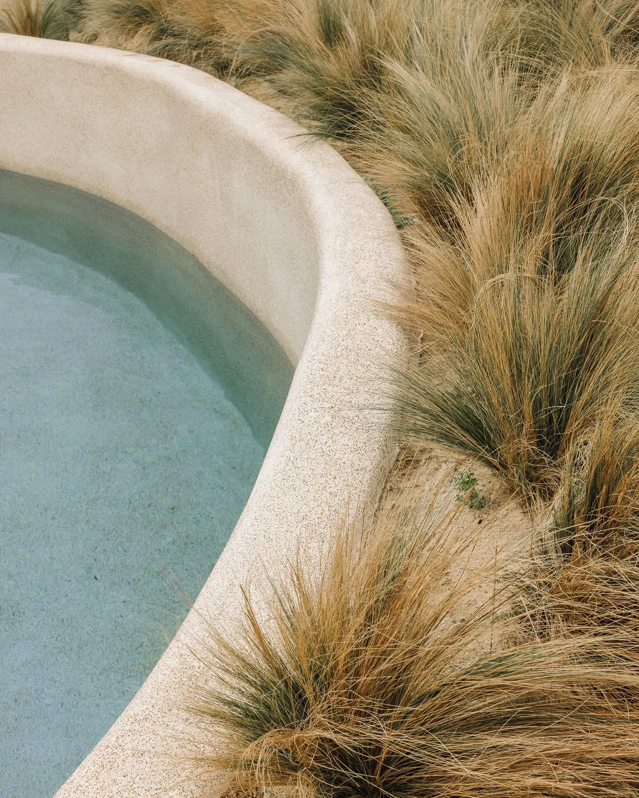 jardin sec avec piscine maison Alentejo Portugal Comporta décoration contemporaine jardin sec avec piscine maison Alentejo Portugal Comporta décoration contemporaine
