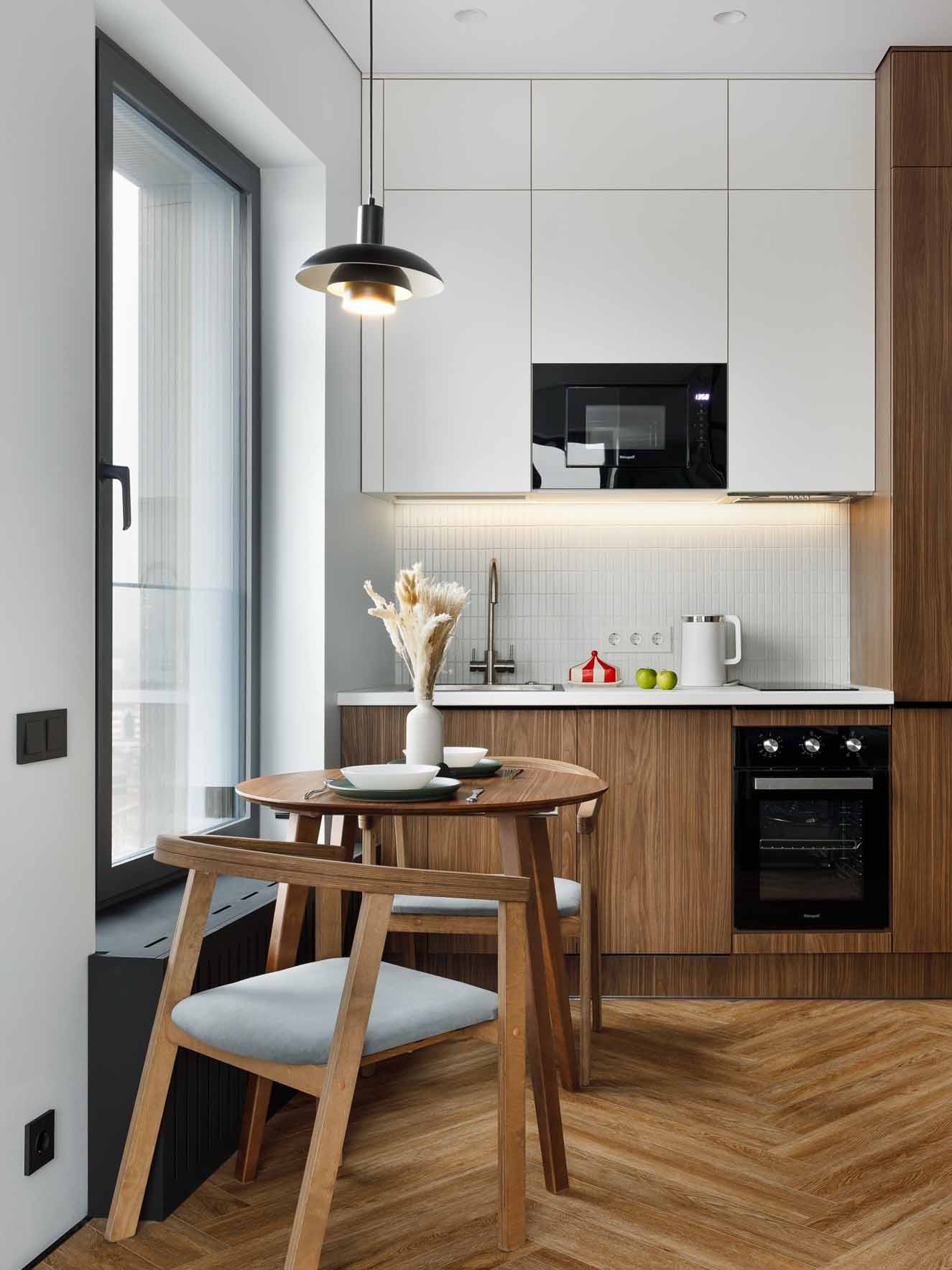 cuisine blanche et noyer et salle à manger noyer studio 27m2 cuisine blanche et noyer et salle à manger noyer studio 27m2