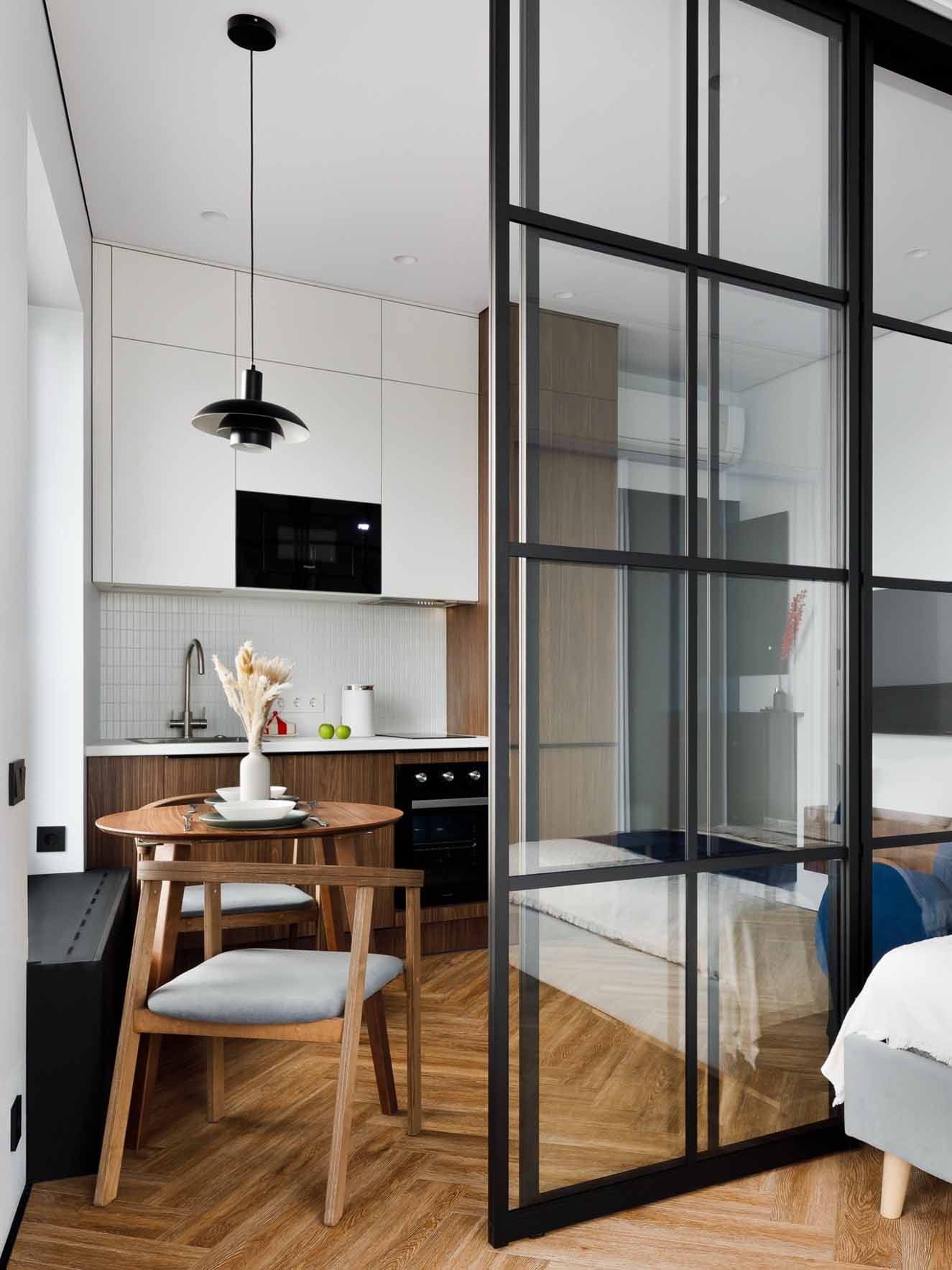 chambre avec verrière cuisine blanche et noyer et salle à manger noyer studio 27m2 chambre avec verrière cuisine blanche et noyer et salle à manger noyer studio 27m2