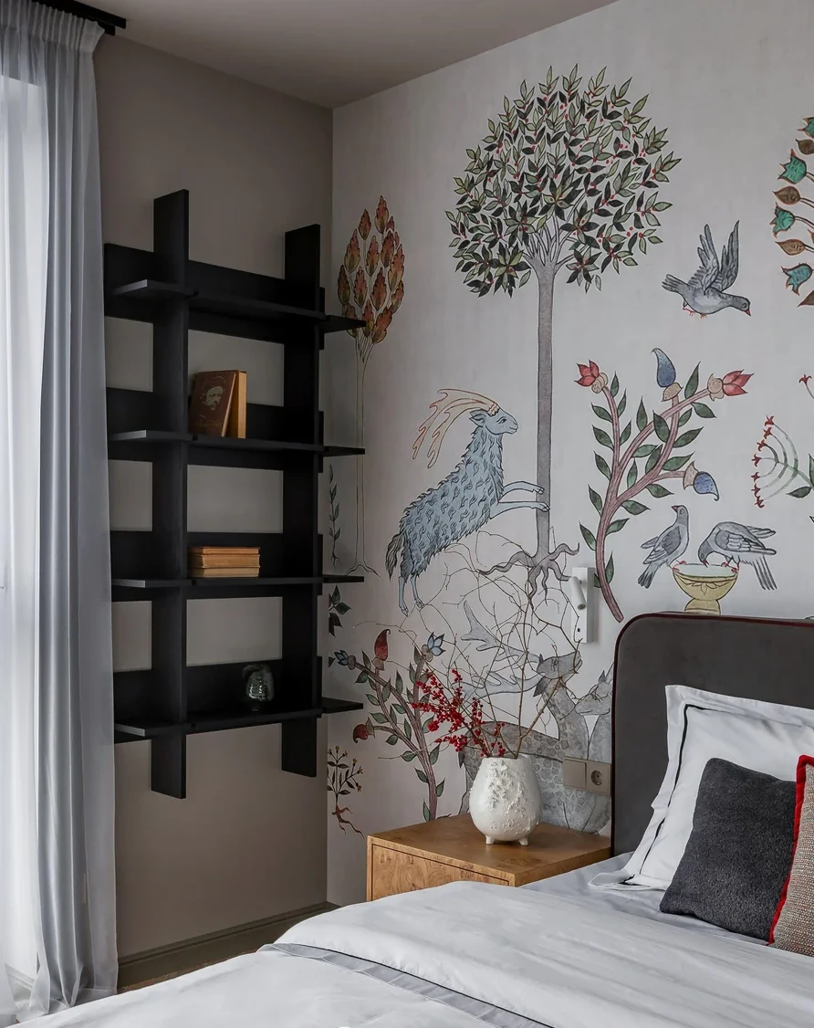 chambre avec papier-peint médiéval appartement décoration vintage