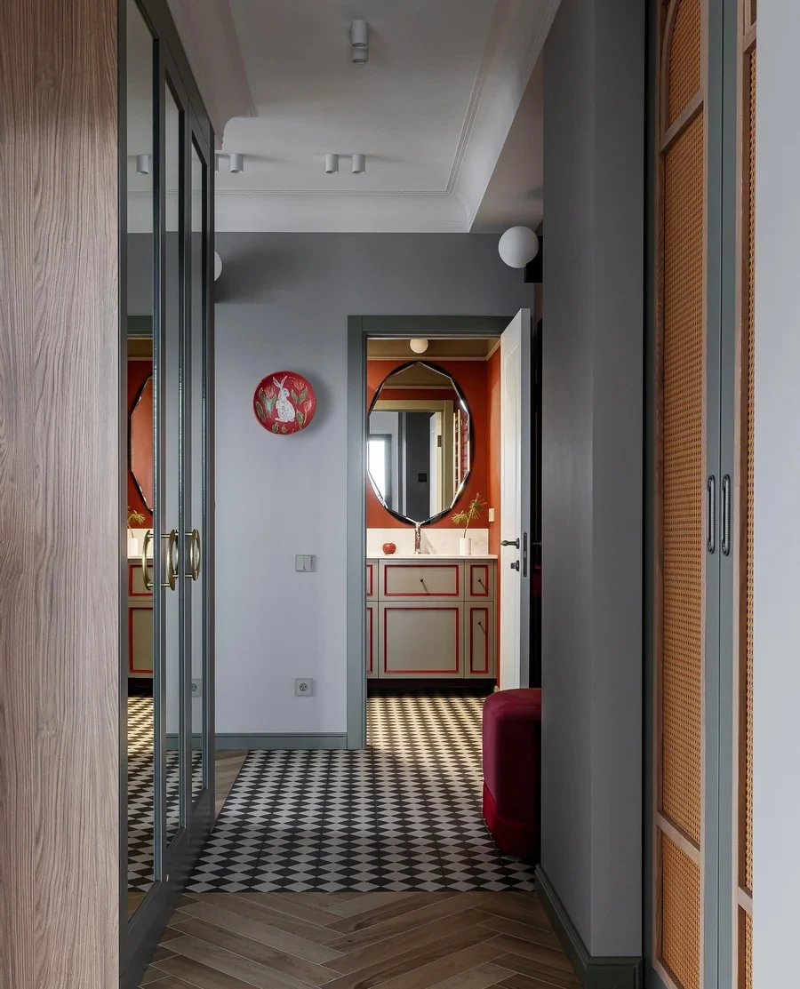 entrée carrelage à damier noir et blanc appartement décoration vintage