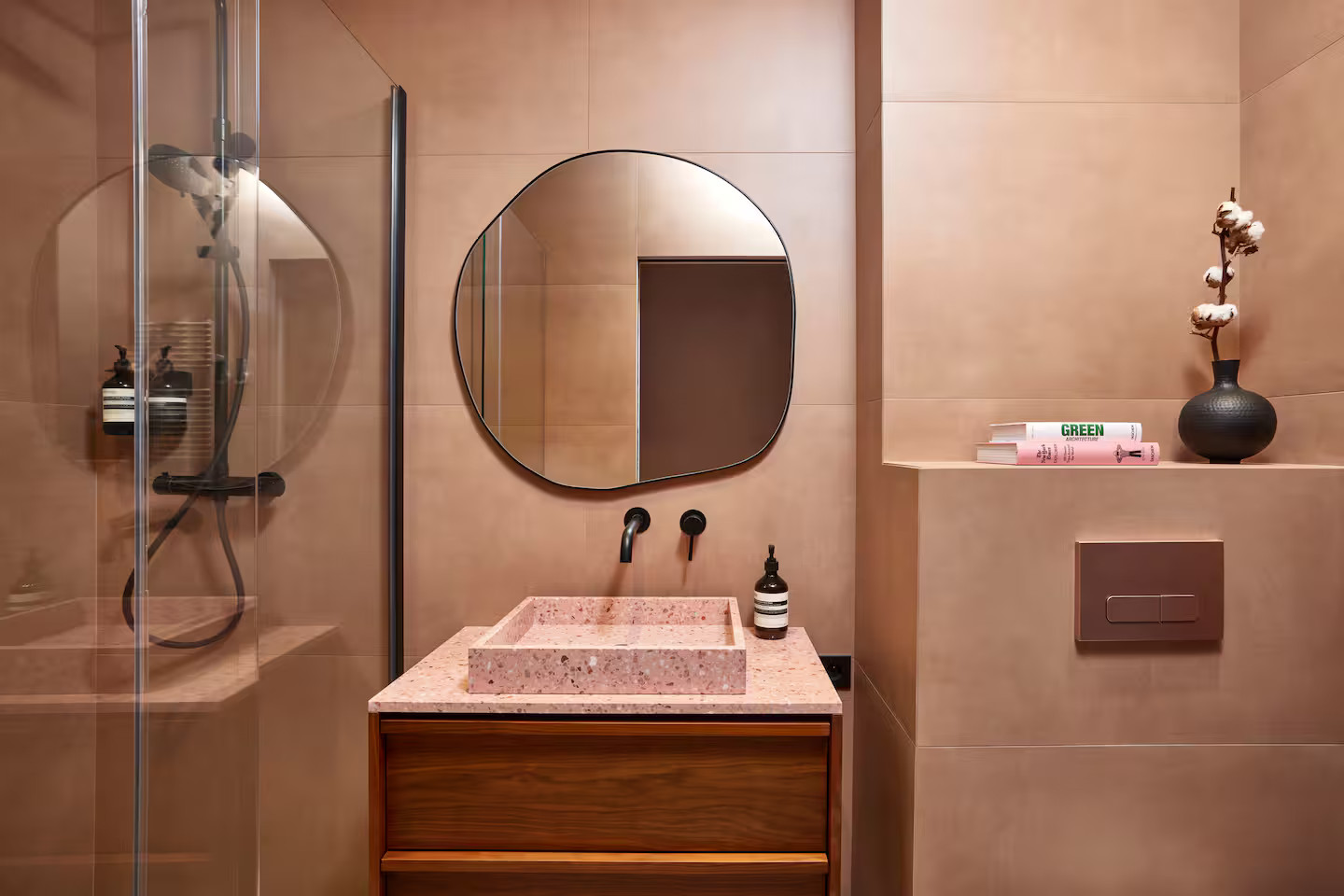 salle de bain décoration contemporaine terracotta appartement Paris