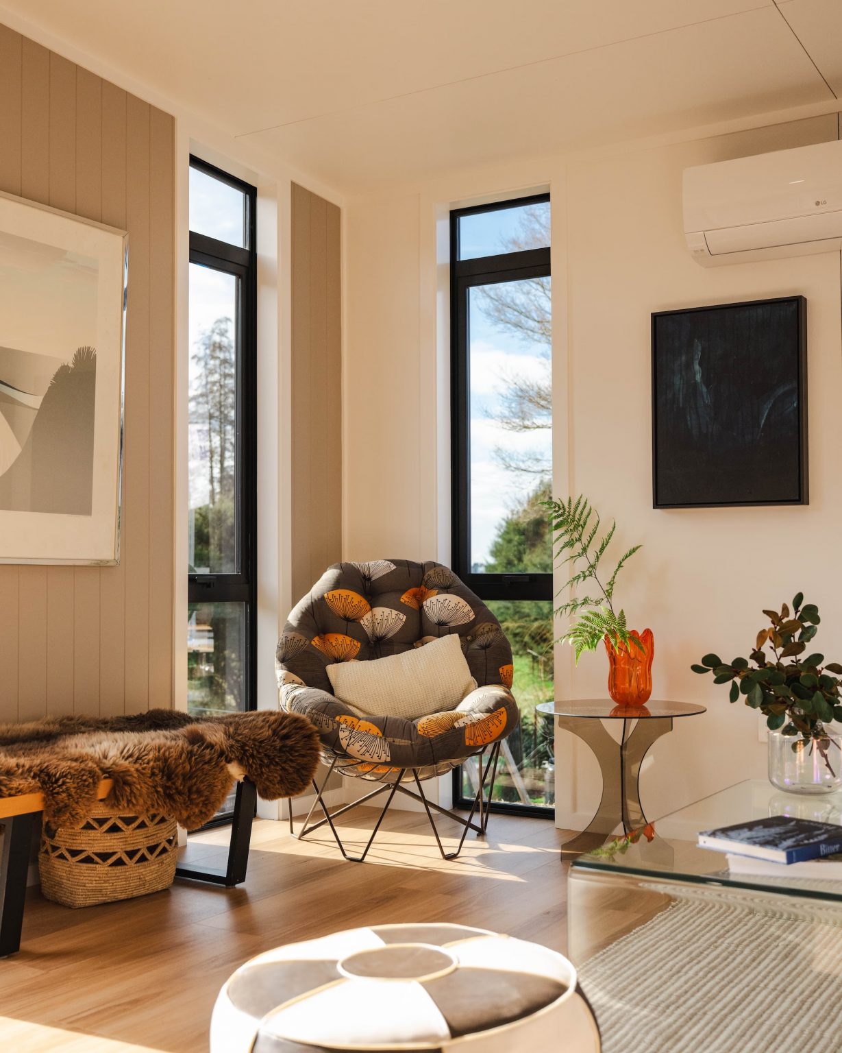 salon décoration contemporaine mini maison 48m2 Abel par South Base Tiny Homes