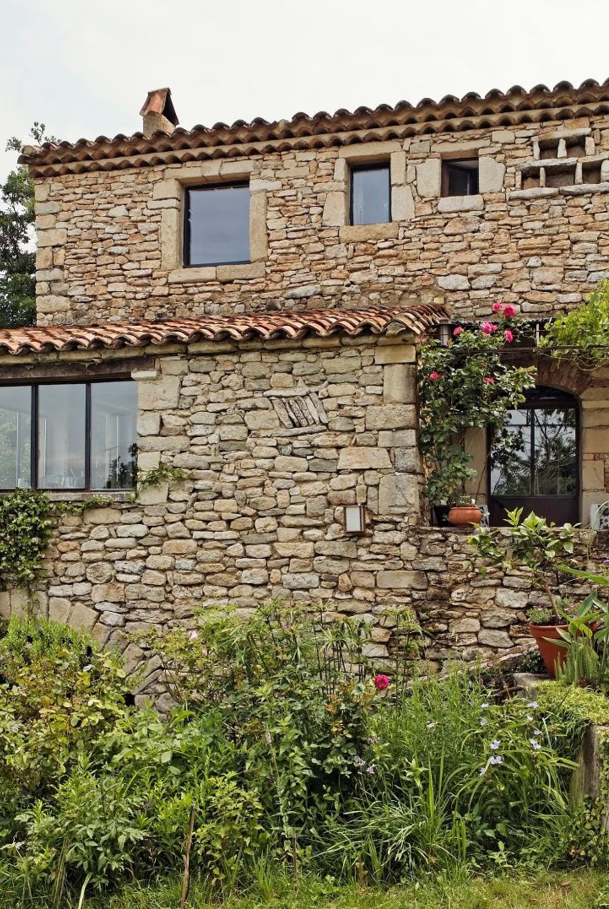 maison du sud façade en pierres sèches maison du sud façade en pierres sèches