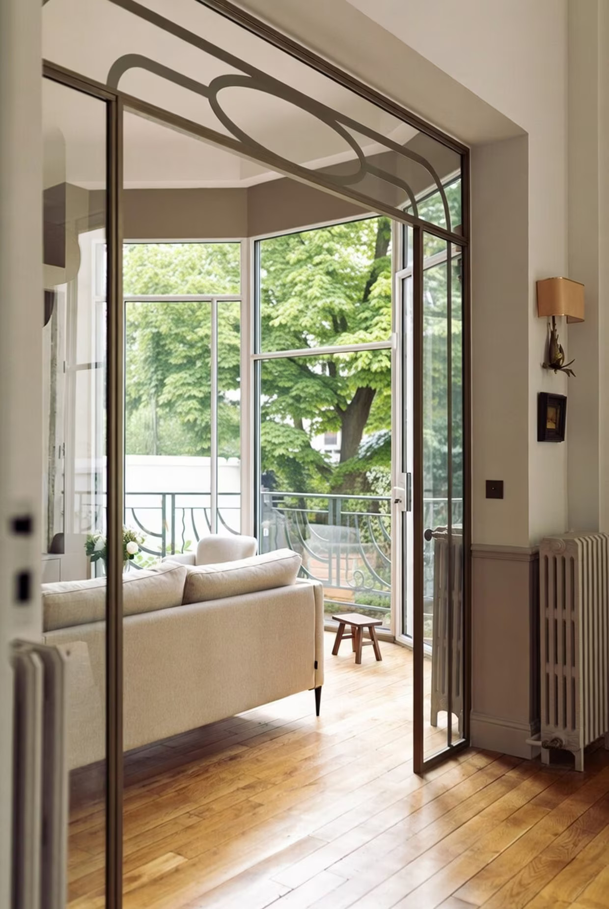 salon maison particulière à Paris rénovée avec une décoration contemporaine salon maison particulière à Paris rénovée avec une décoration contemporaine