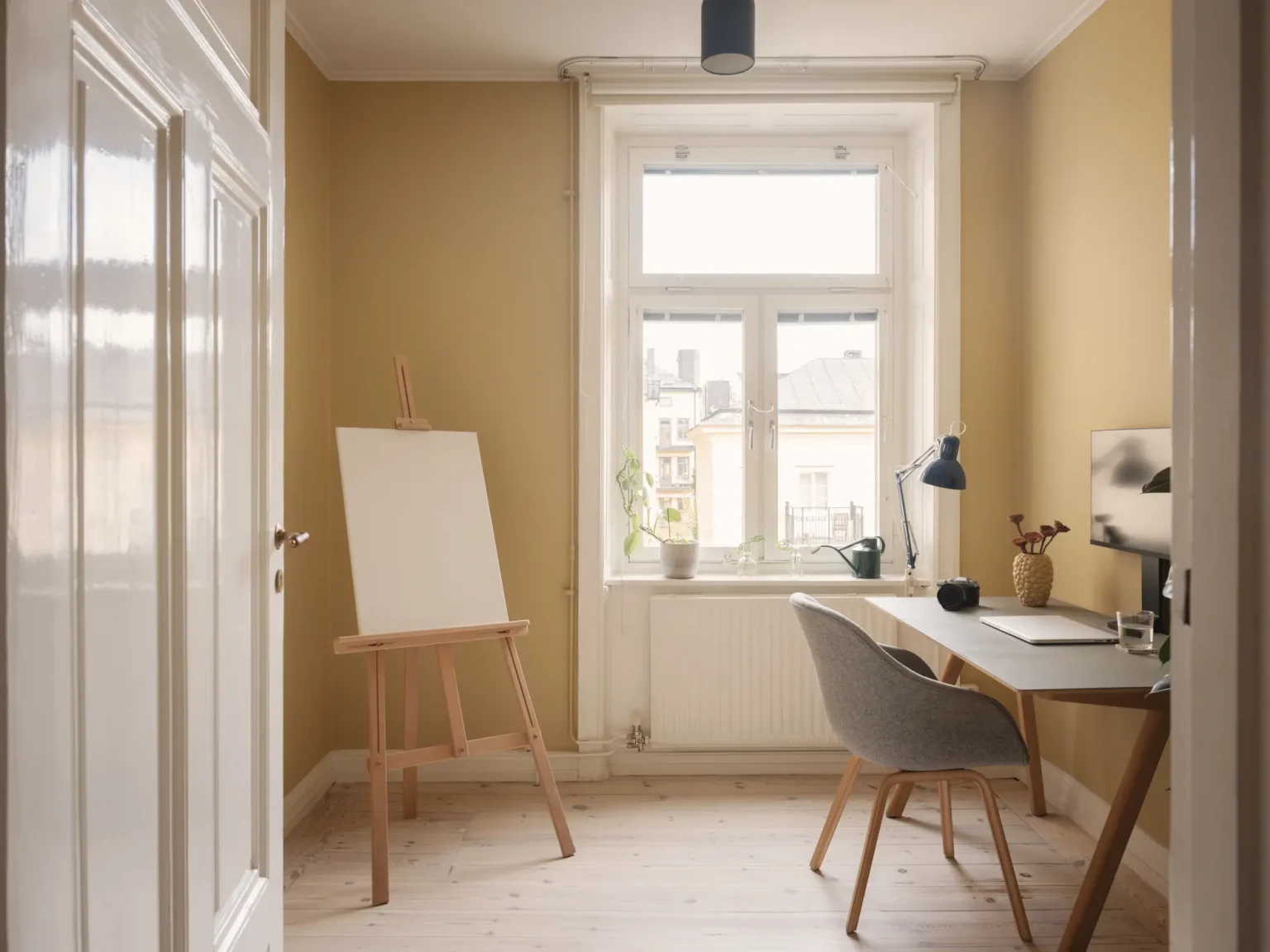 chambre bureau murs jaunes décoration contemporaine scandinave
