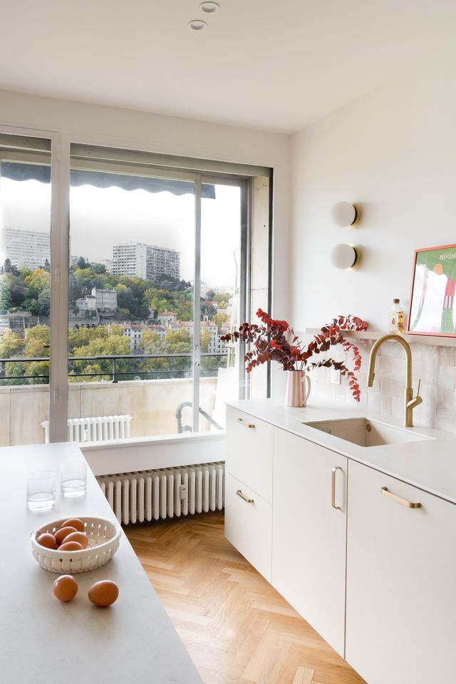 cuisine décoration contemporaine appartement rénové à Lyon par Studio Castille photo : ©Lopin.communication cuisine décoration contemporaine appartement rénové à Lyon par Studio Castille photo : ©Lopin.communication