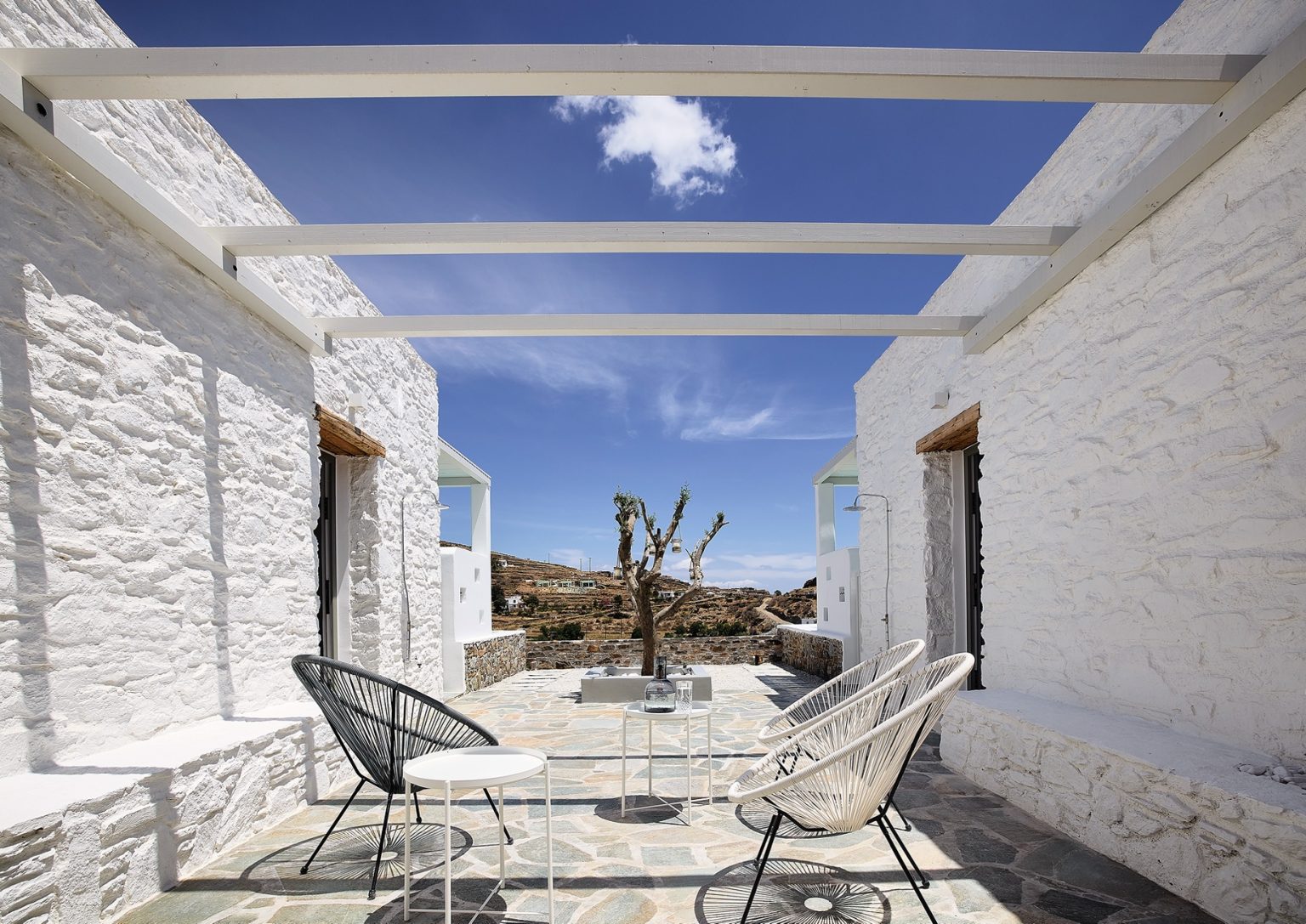 terrasse mini maison grecque de 40m2 avec piscine et vue mer