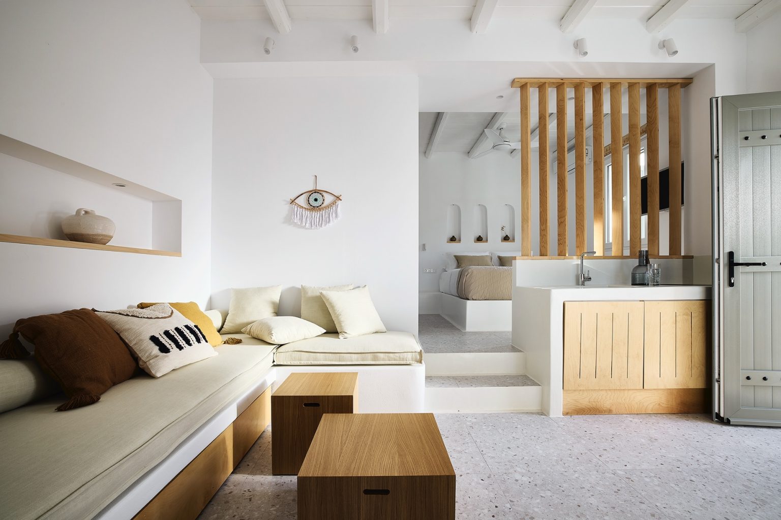 salon décoration naturelle mini maison grecque de 40m2 avec piscine et vue mer