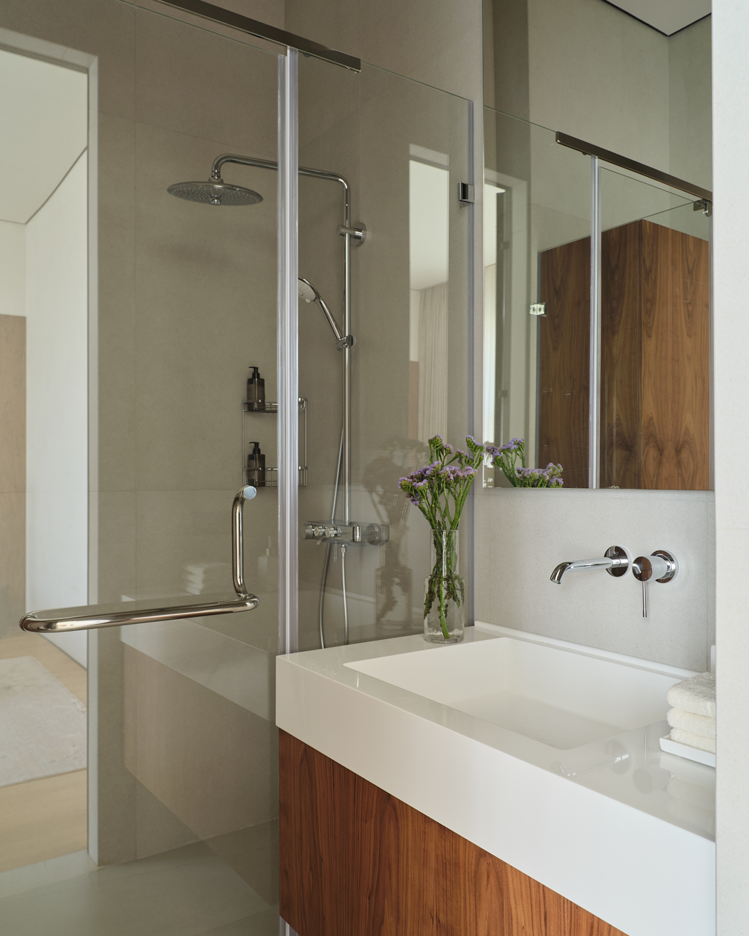 salle de bain design bois et gris pâle salle de bain design bois et gris pâle