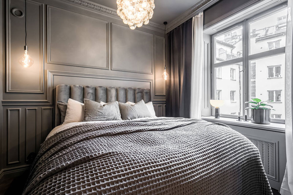 chambre avec moulures anciennes décoration grise scandinave et contemporaine deux-pièces 39m2 chambre avec moulures anciennes décoration grise scandinave et contemporaine deux-pièces 39m2