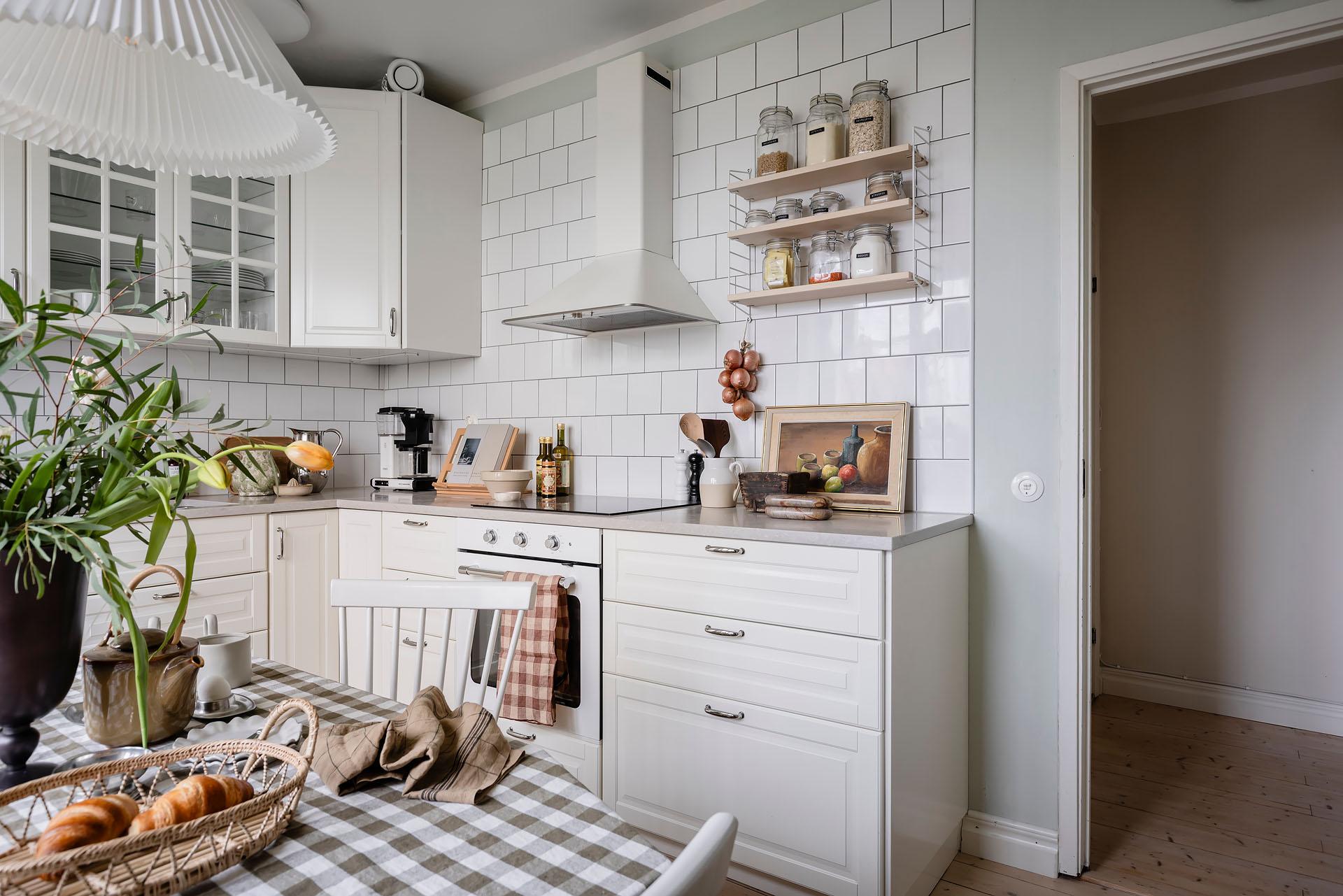 cuisine avec espace repas décoration scandinave et naturelle appartement ancien de 60m2 cuisine avec espace repas décoration scandinave et naturelle appartement ancien de 60m2