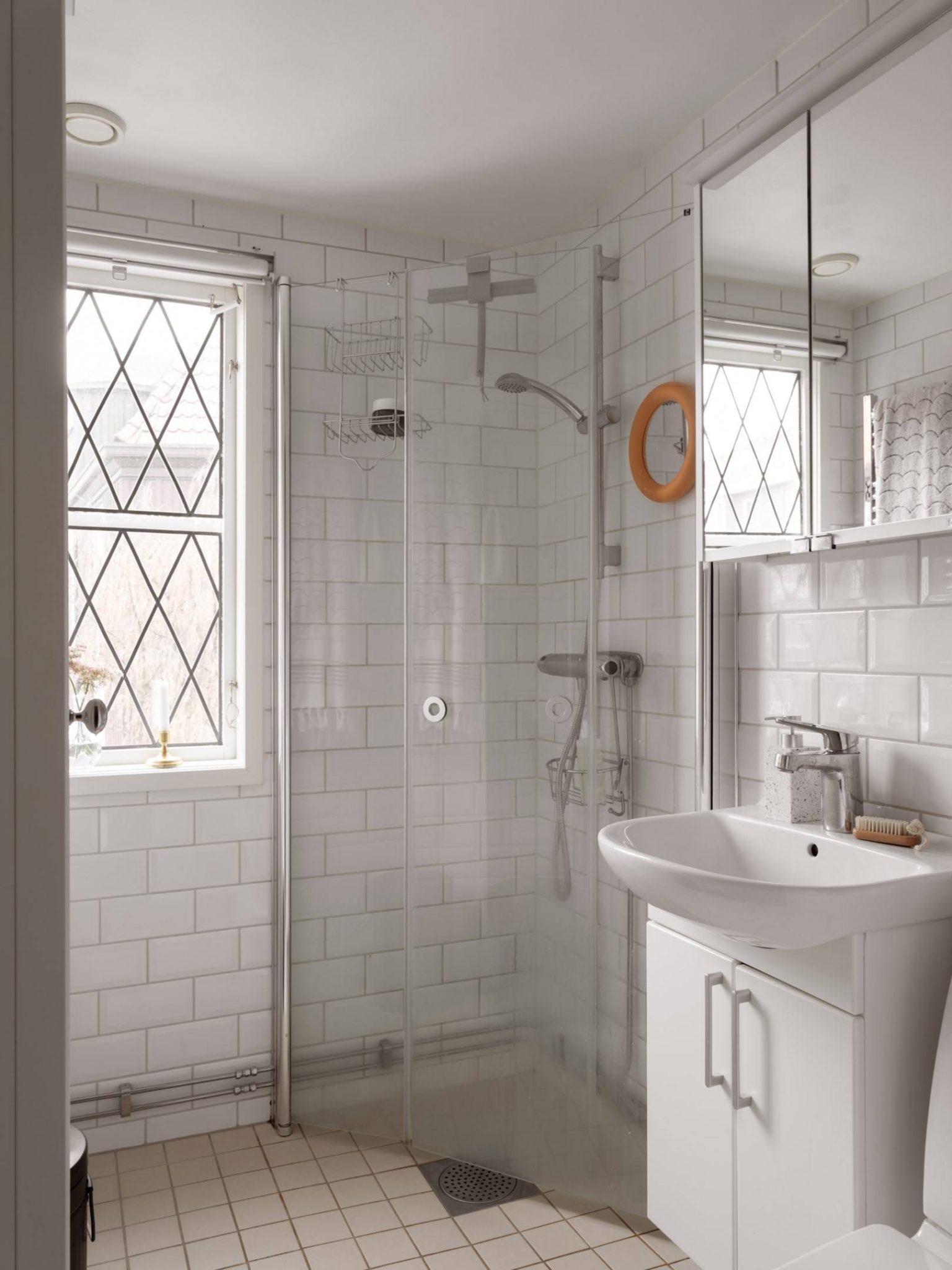 salle de bain blanche appartement de 67m2 au charme campagnard décoration scandinave