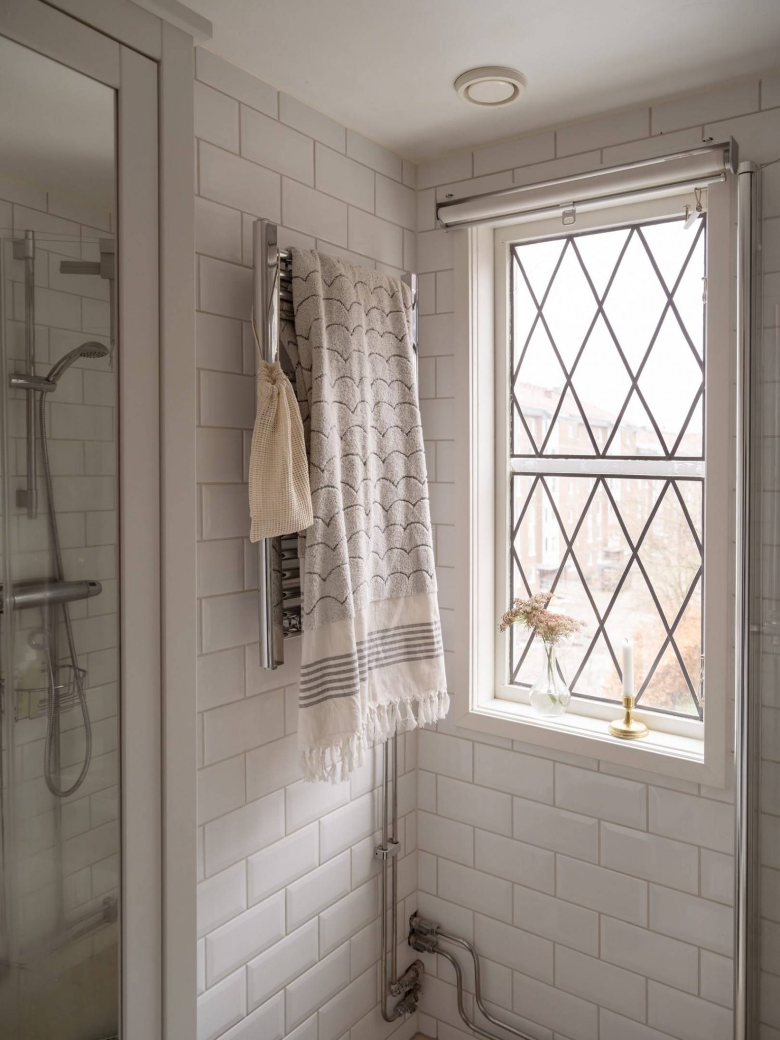 salle de bain blanche appartement de 67m2 au charme campagnard décoration scandinave