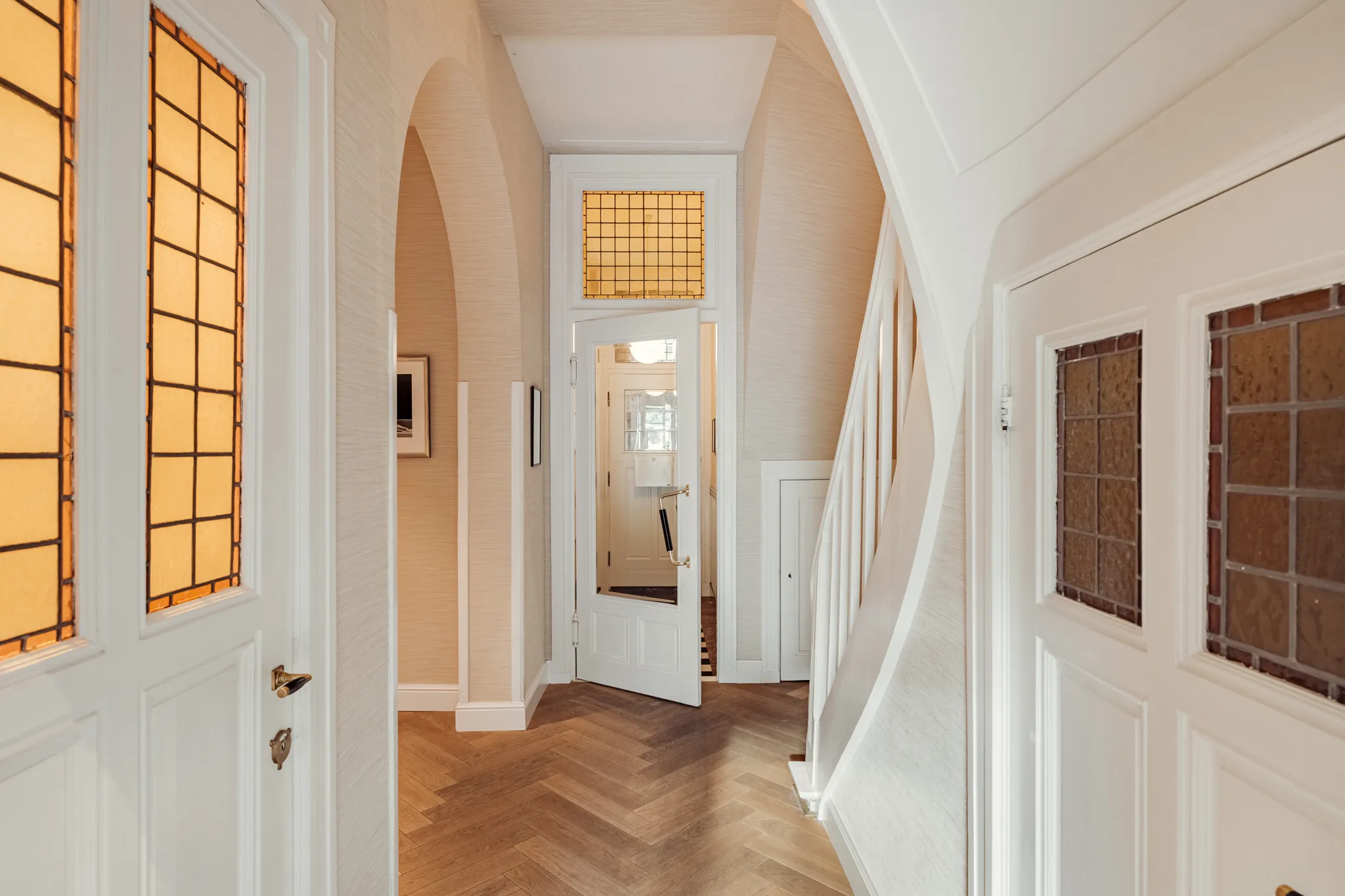 entrée avec escalier appartement en duplex ancien entrée avec escalier appartement en duplex ancien