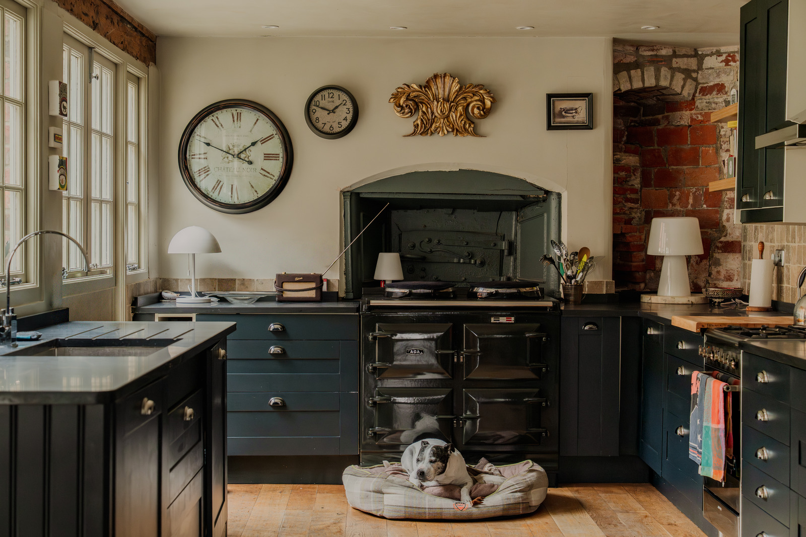 Cette maison de village rénovée était une ancienne boulangerie en Angleterre